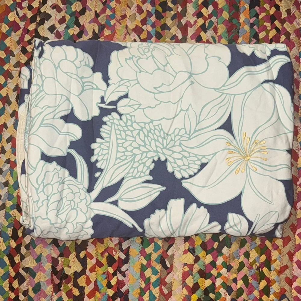 Skye (Bloomingdales) Floral Blue and White Bedding Set - Duvet and shams
